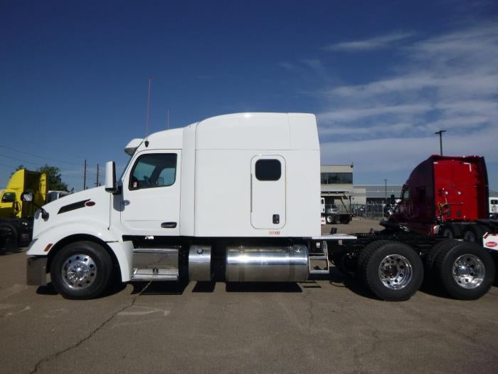 2022 Peterbilt 579 Base