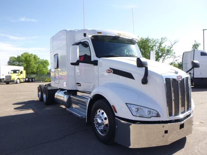 2022 Peterbilt 579 Base