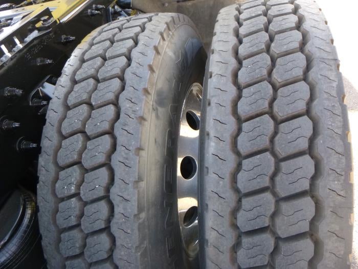 2021 Peterbilt 579 Base