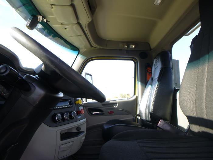 2021 Peterbilt 579 Base