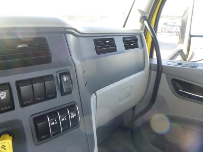 2021 Peterbilt 579 Base