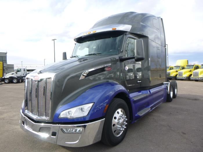 2022 Peterbilt 579 Base