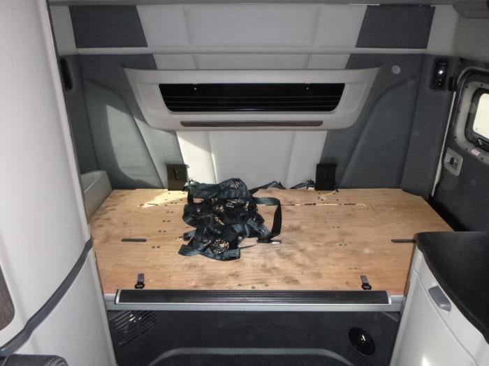 2022 Peterbilt 579 Base