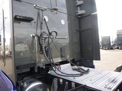 2022 Peterbilt 579 Base