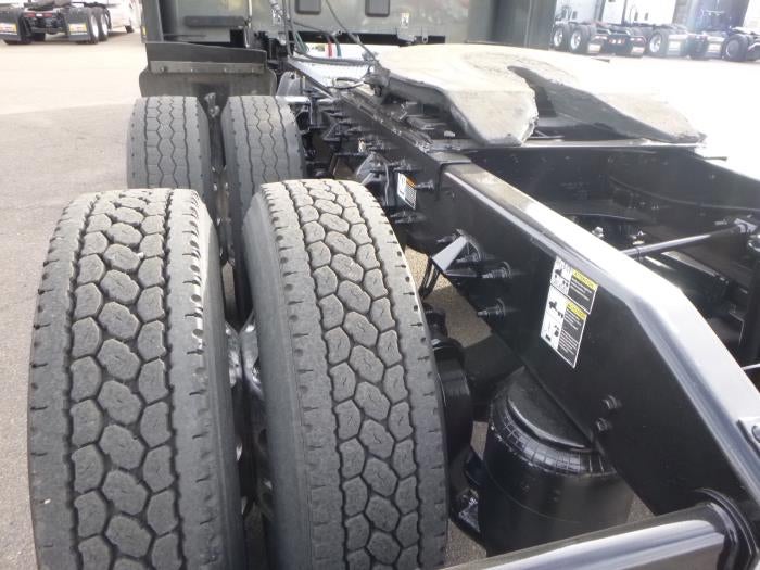 2022 Peterbilt 579 Base