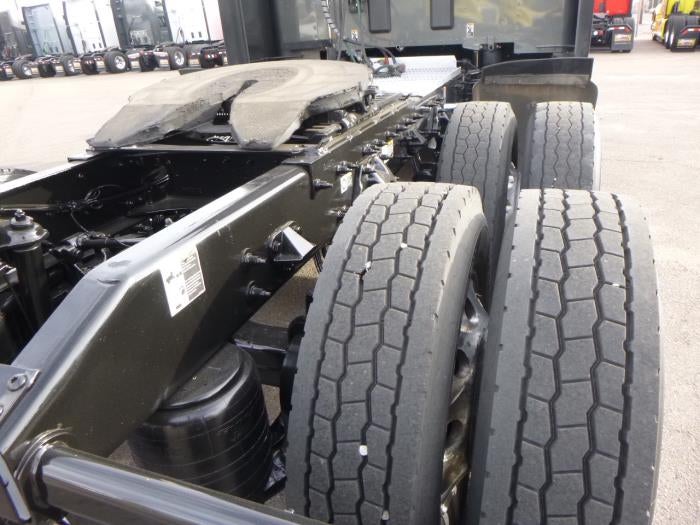 2022 Peterbilt 579 Base