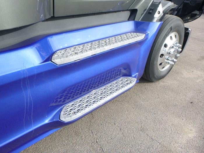 2022 Peterbilt 579 Base