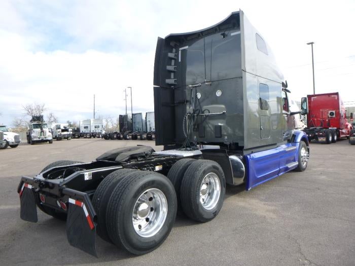 2022 Peterbilt 579 Base