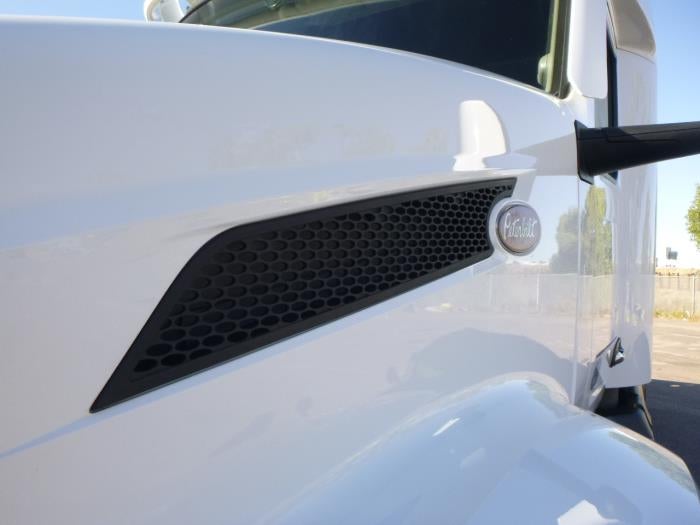 2023 Peterbilt 579 Base