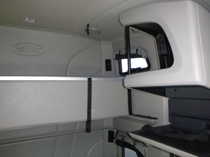 2023 Peterbilt 579 Base