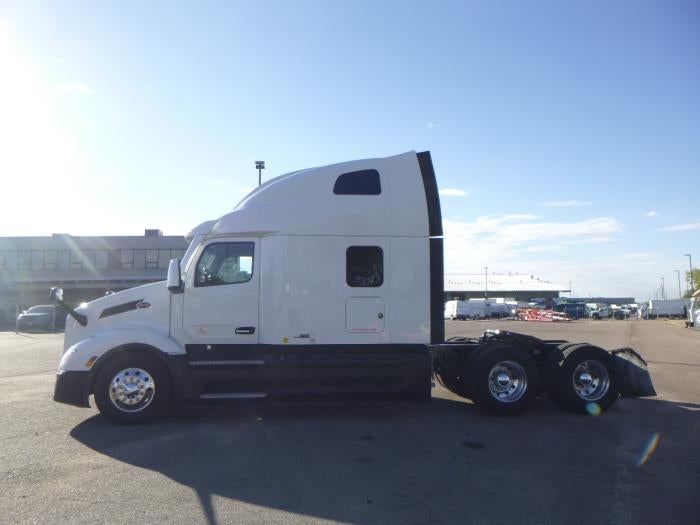 2023 Peterbilt 579 Base