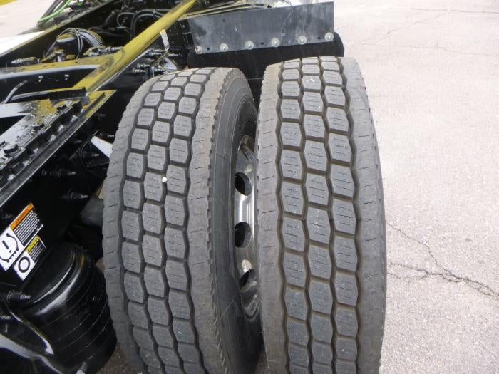 2023 Peterbilt 579 Base