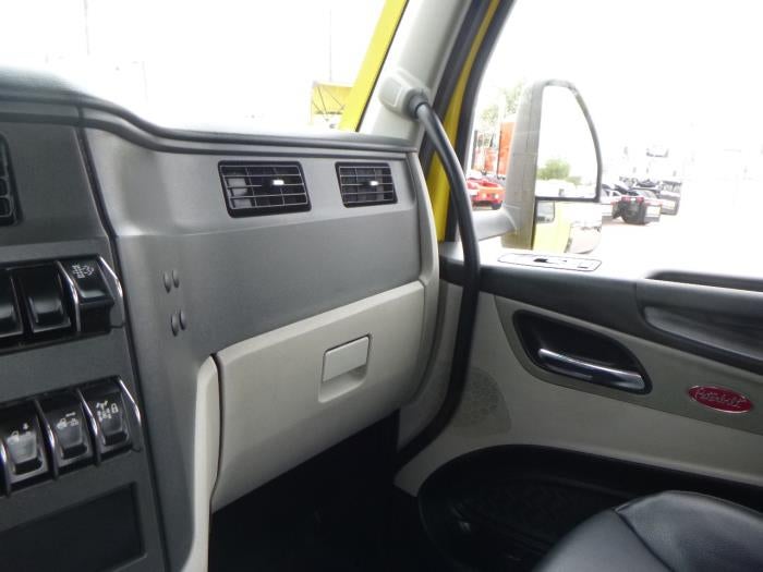 2023 Peterbilt 579 Base