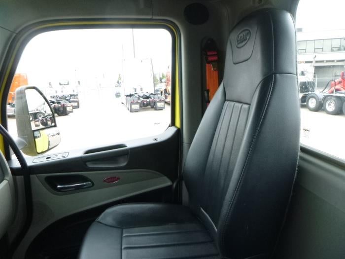 2023 Peterbilt 579 Base