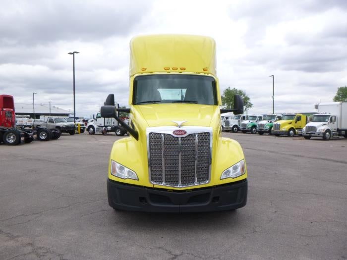 2023 Peterbilt 579 Base