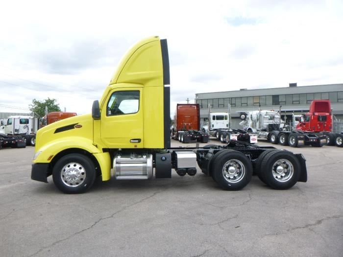 2023 Peterbilt 579 Base