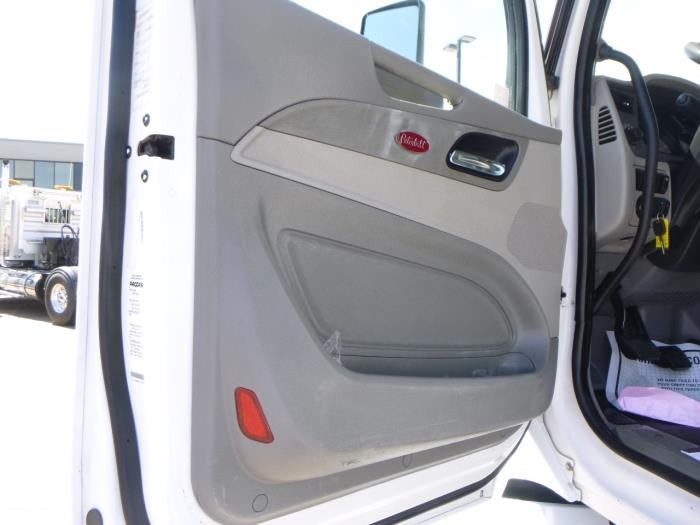 2020 Peterbilt 579 Base