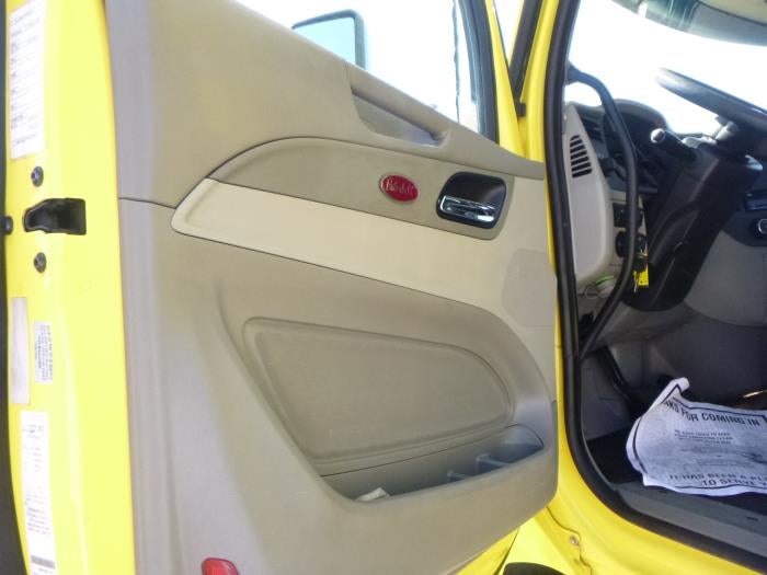 2021 Peterbilt 579 Base