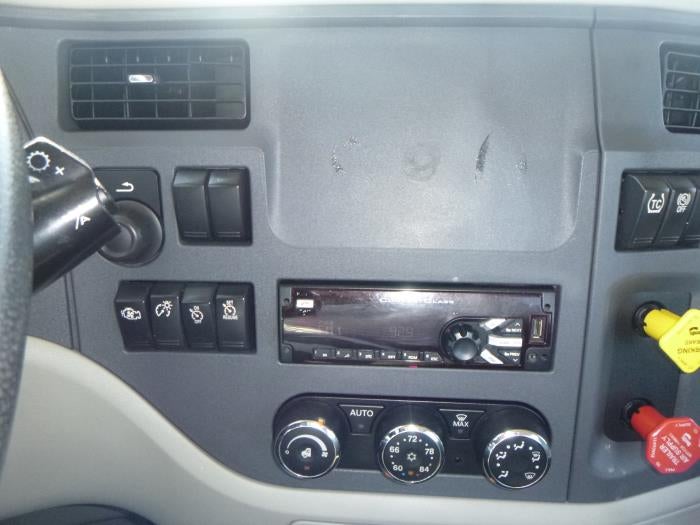 2021 Peterbilt 579 Base