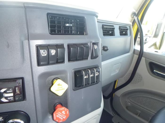 2021 Peterbilt 579 Base