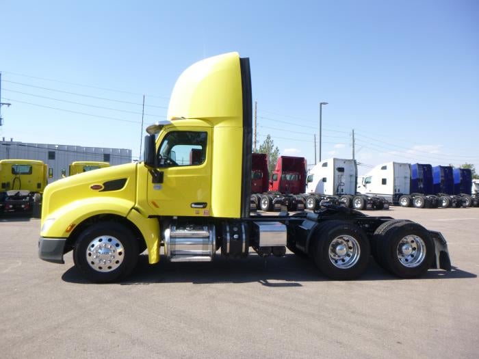 2021 Peterbilt 579 Base