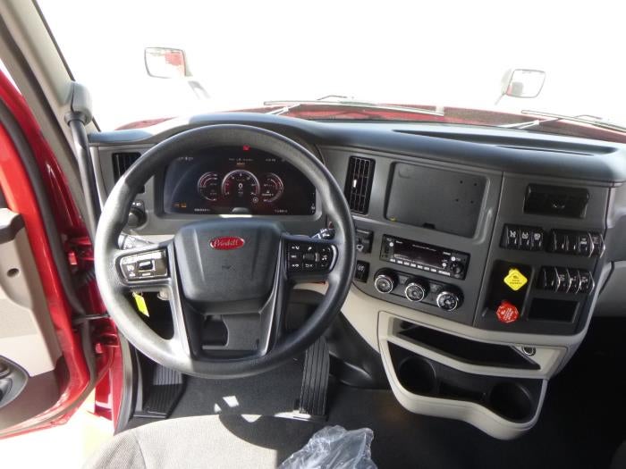 2023 Peterbilt 579 Base