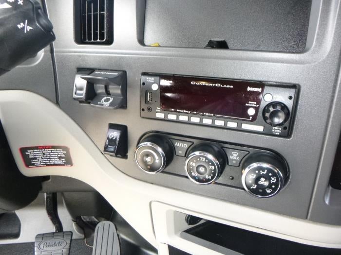 2023 Peterbilt 579 Base