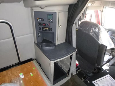 2023 Peterbilt 579 Base
