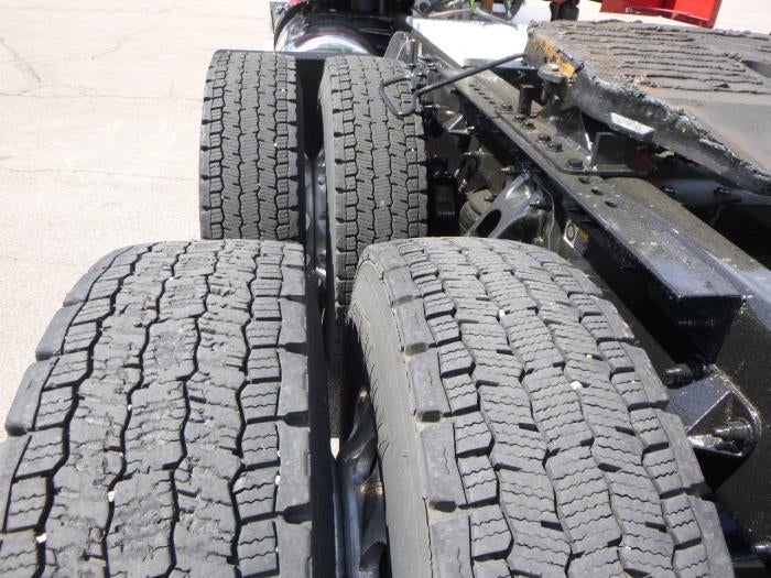 2023 Peterbilt 579 Base