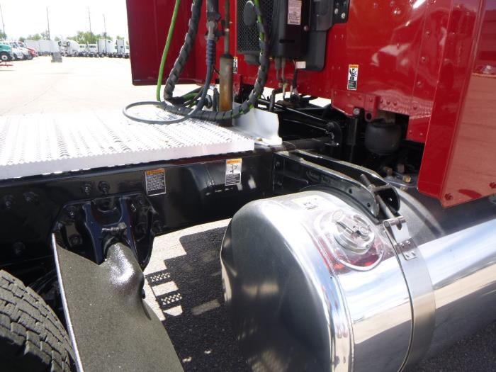 2023 Peterbilt 579 Base