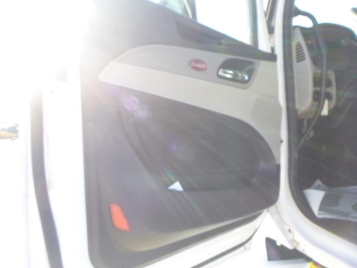 2023 Peterbilt 579 Base