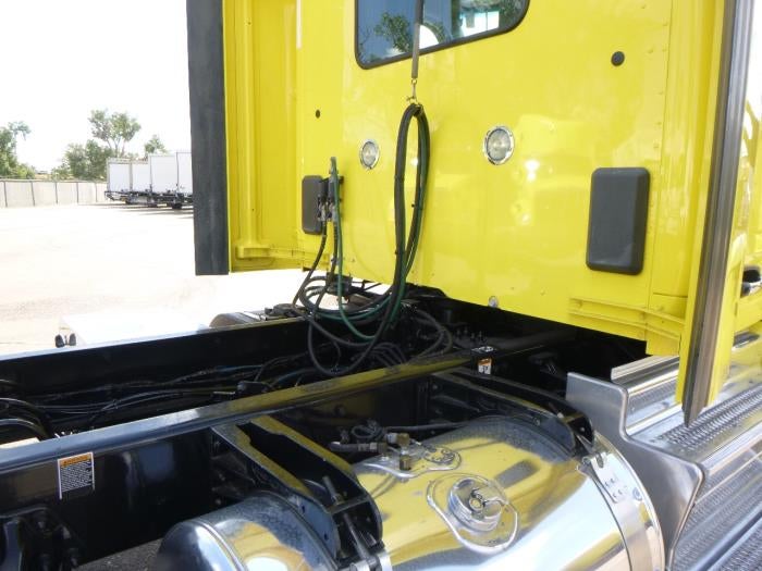 2021 Peterbilt 579 Base