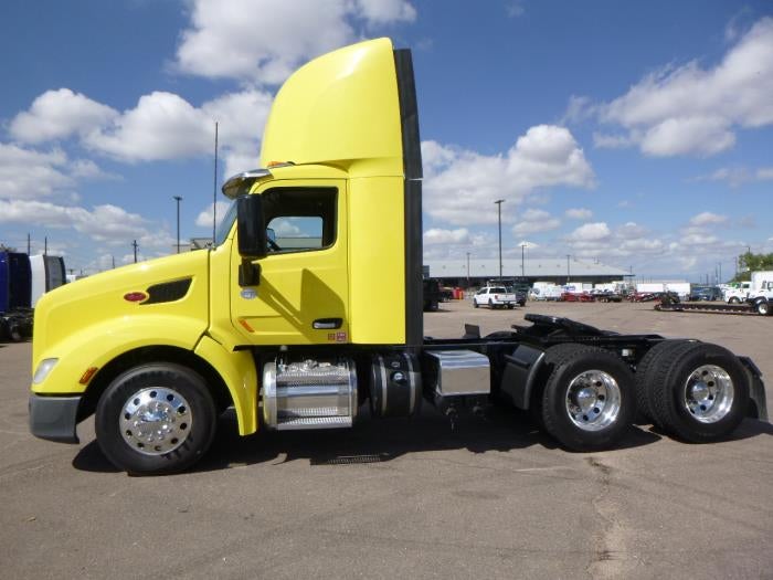 2021 Peterbilt 579 Base