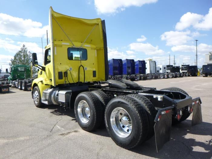 2021 Peterbilt 579 Base