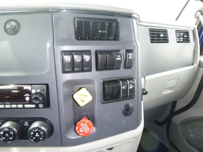 2022 Peterbilt 579 Base