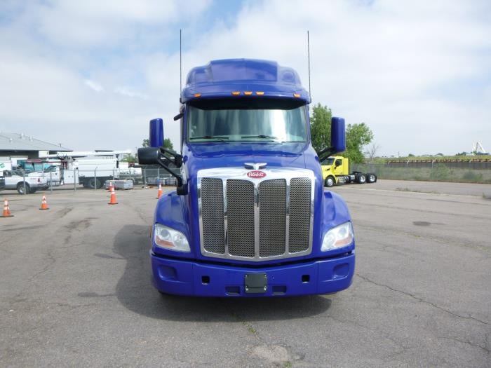 2022 Peterbilt 579 Base