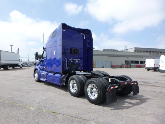 2022 Peterbilt 579 Base