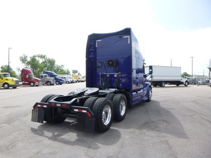 2022 Peterbilt 579 Base