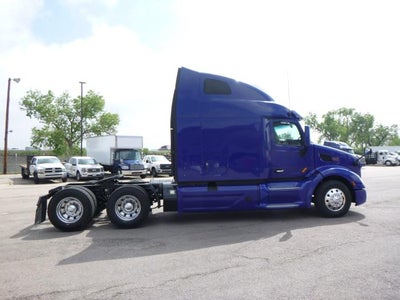 2022 Peterbilt 579 Base