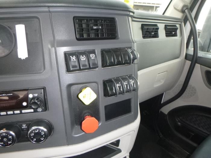 2023 Peterbilt 579 Base