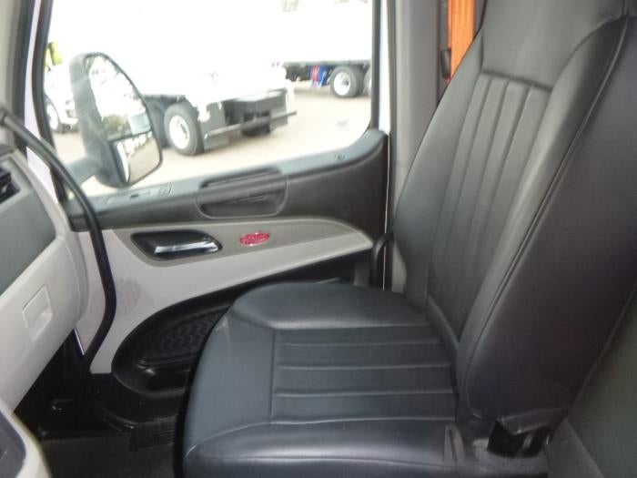 2023 Peterbilt 579 Base