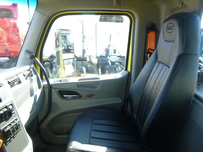 2021 Peterbilt 579 Base