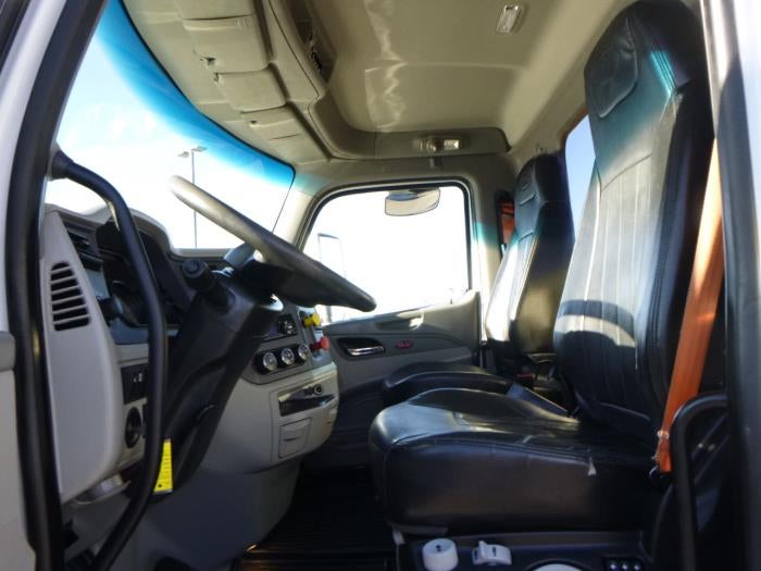 2020 Peterbilt 579 Base
