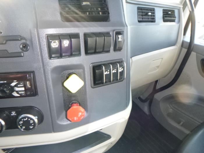 2020 Peterbilt 579 Base