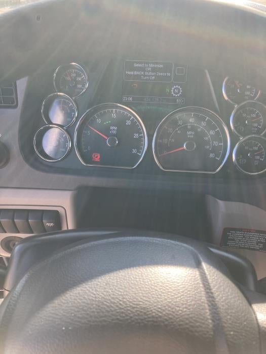 2022 Peterbilt 579 Base