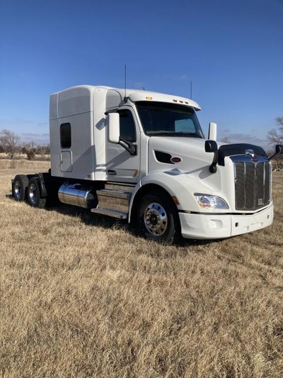 2022 Peterbilt 579 Base