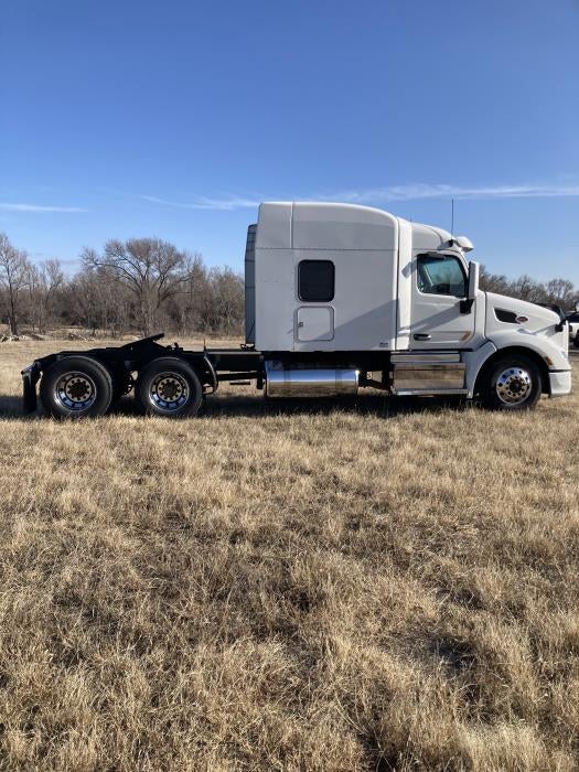 2022 Peterbilt 579 Base