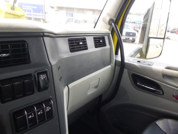 2021 Peterbilt 579 Base