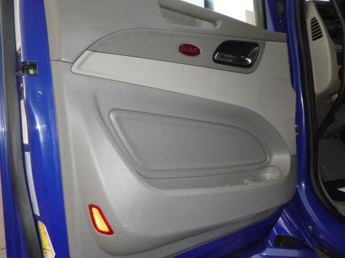 2022 Peterbilt 579 Base