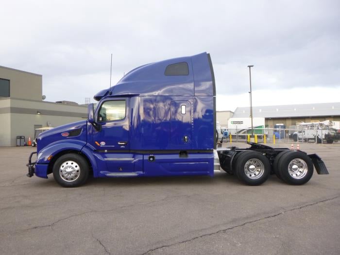 2022 Peterbilt 579 Base